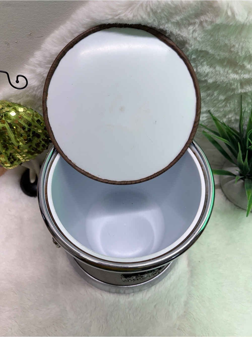 Faux Woodgrain Ice Bucket with Chrome Medieval 🏰 Accents - Picture 4 of 6